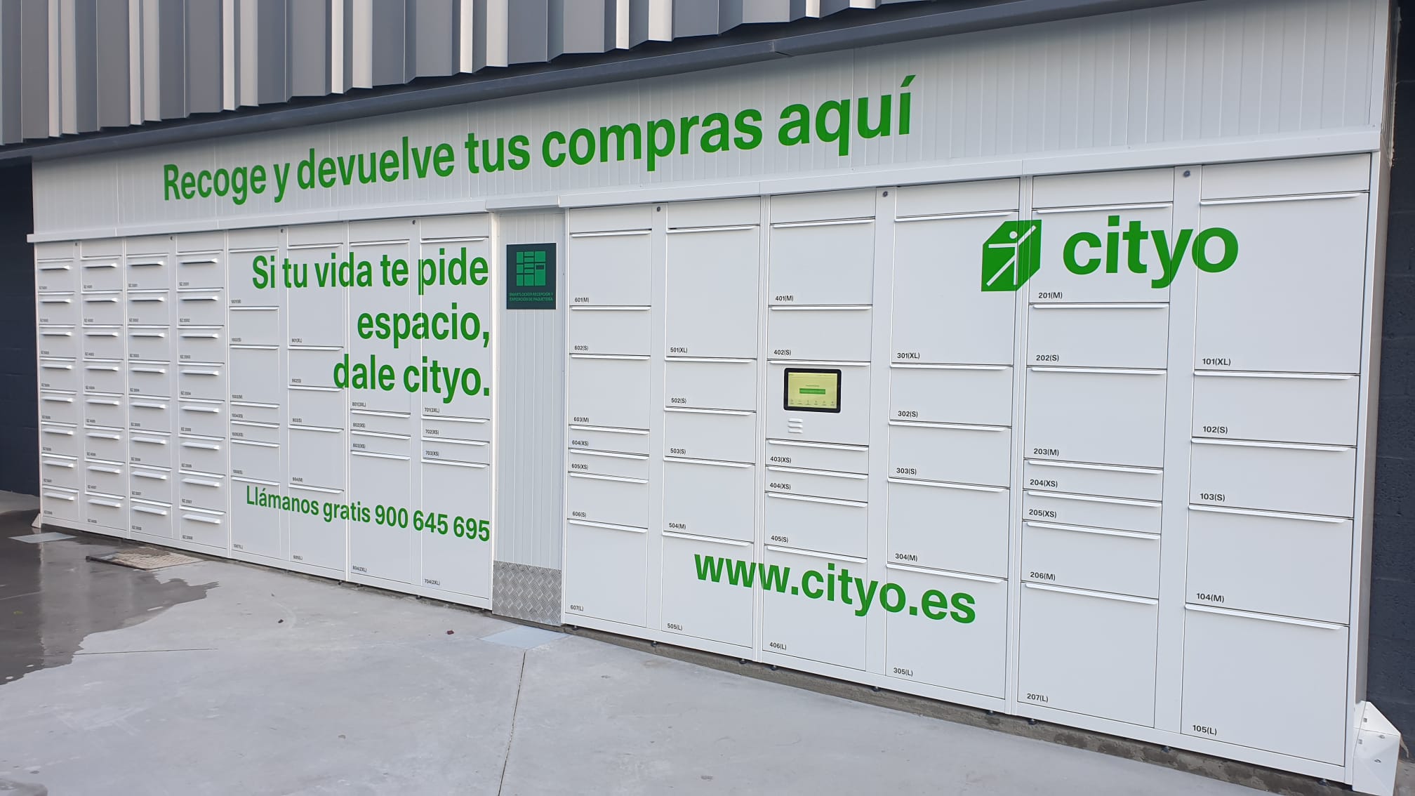 Punto recogida de paquetes en el centro de alquiler de trasteros de Cityo en Hortaleza, Madrid